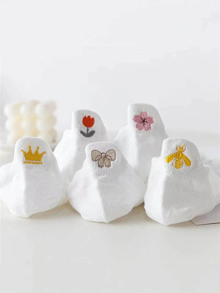 Trendy Cartoon Flower Pattern Short Socks for Women - Image 7