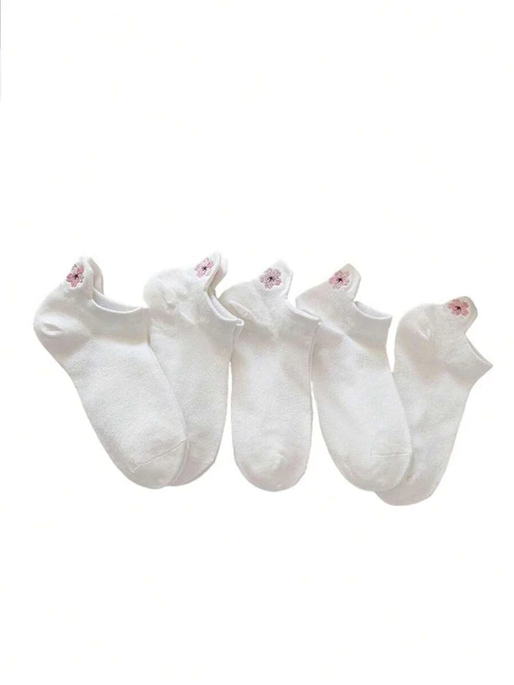 Trendy Cartoon Flower Pattern Short Socks for Women - Image 4